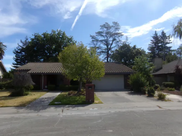 7074 Lazy River Way, Sacramento, CA 95831