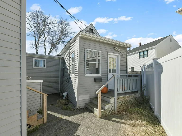 23 Tafts Ave #3 — Photo 9