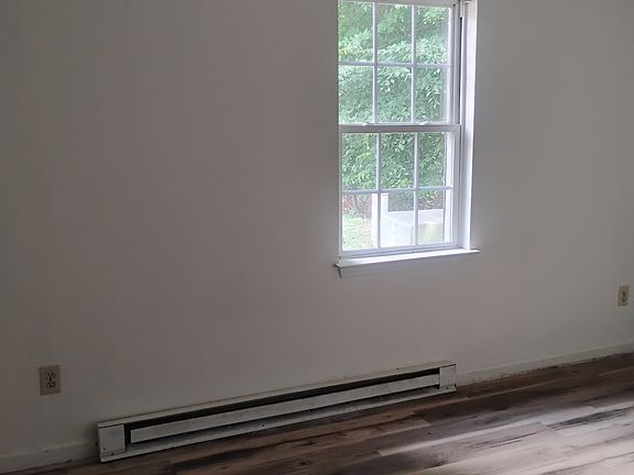 2nd image of 405 Farmer Rd #5-L