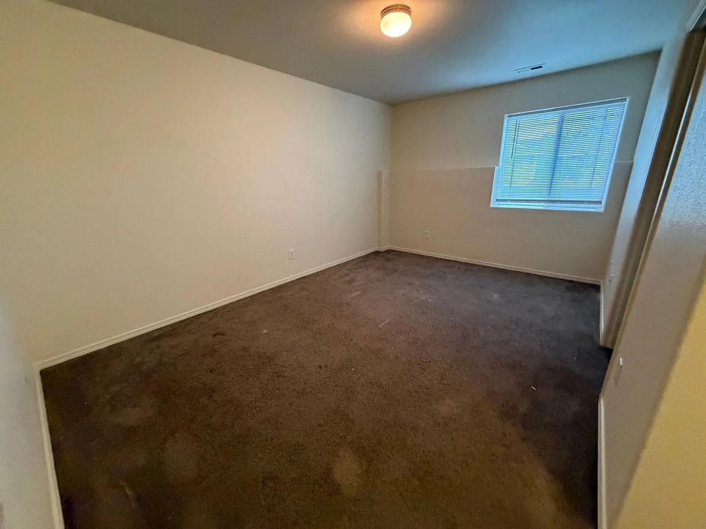 3 bed 3.5 bath Townhome available on Rd 68! — Photo 3