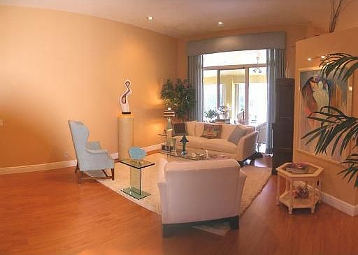 5th image of 608 Verona Pl