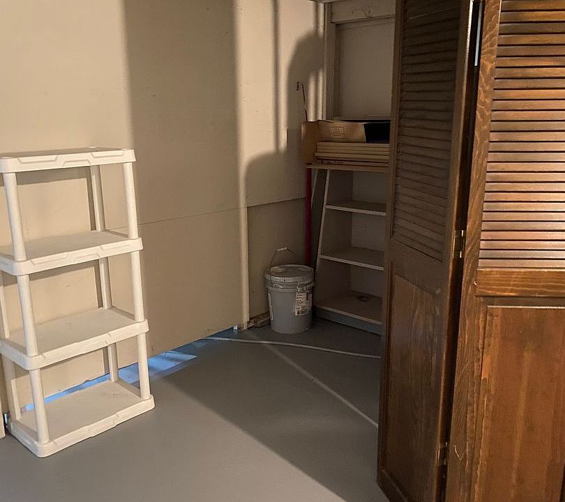 2nd image of 5929 Lee Cir