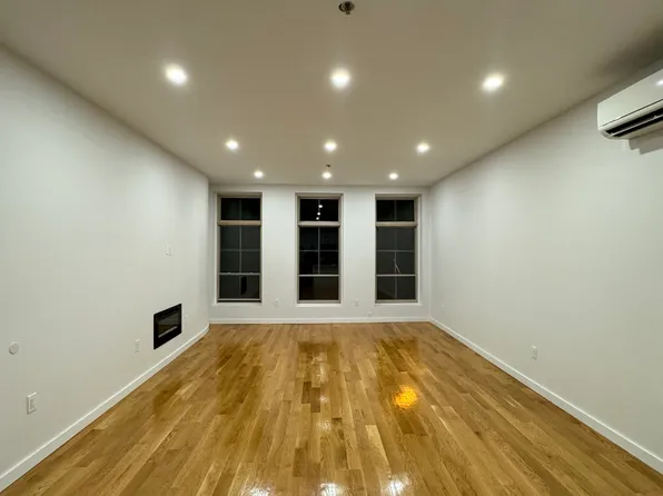 825 Main St #2C, Honesdale, PA 18431