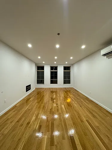 825 Main St #2C Photo 1