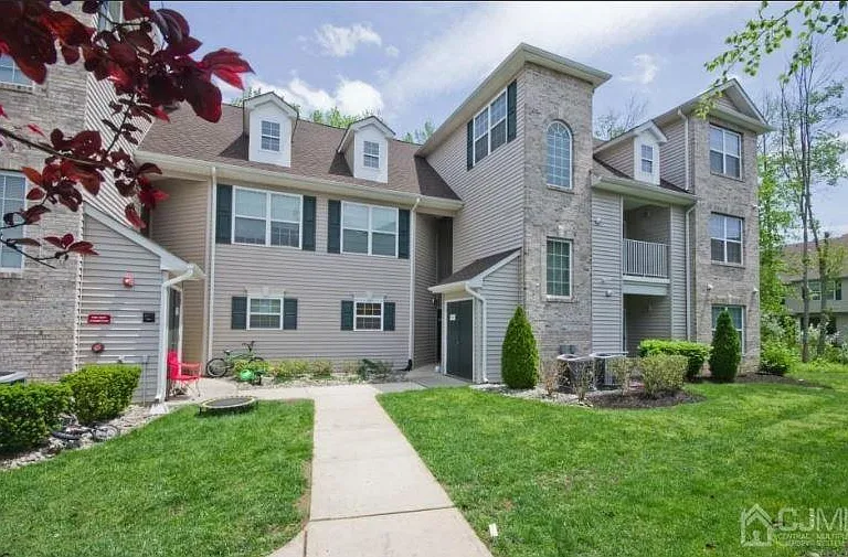 1056 Morning Glory Dr — Photo 1