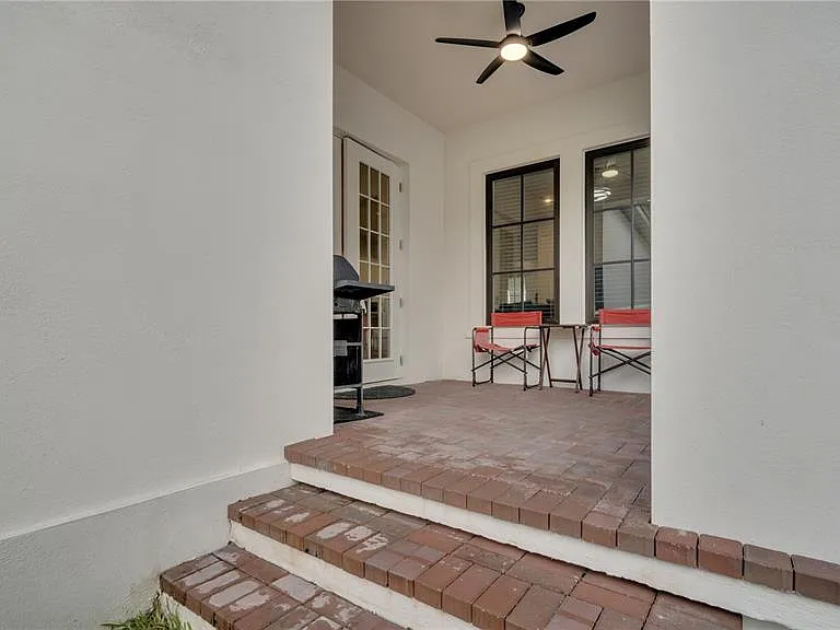 2069 Celebration Blvd — Photo 35