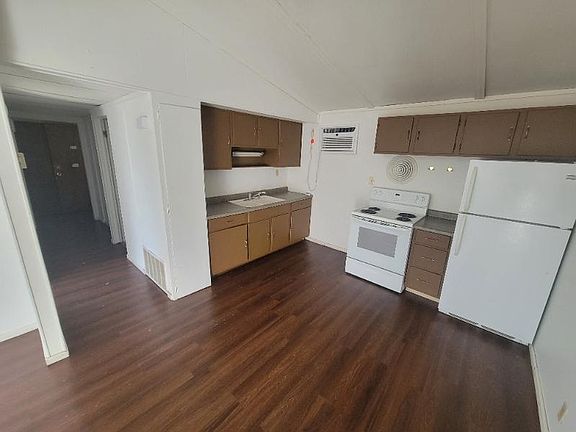 2nd image of 217 Avon St Box Po-534