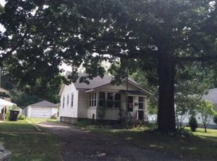 2817 Elkhart St, Lake Station, IN