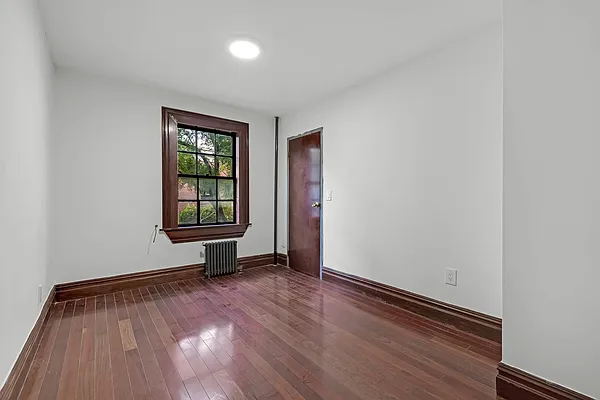 Rented by Compass | media 10