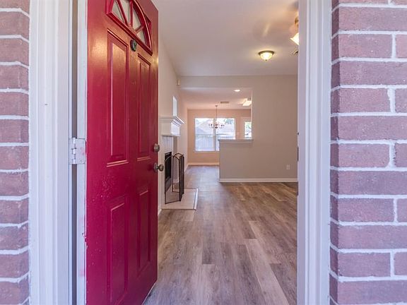 5th image of 26987 Crown Haven Dr