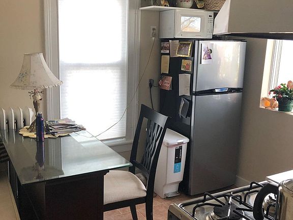 5th image of 82 Fairview Pl #11