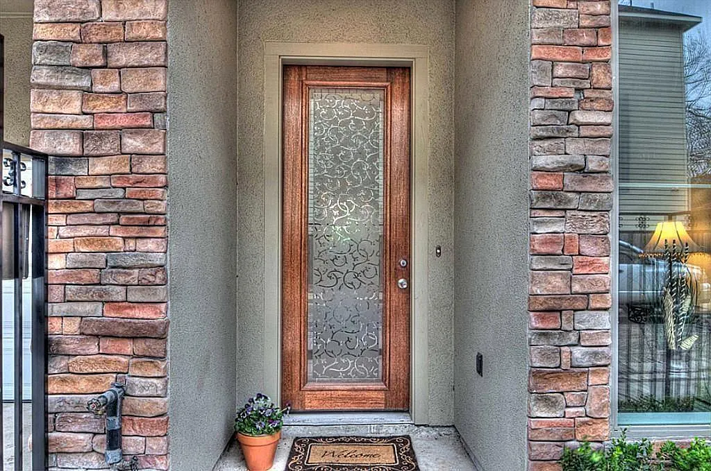 3 bed, 3.5 bath, 2708 sqft, $2,795 — Photo 3