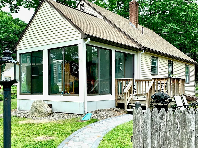 1 Ledgewood Dr — Photo 1