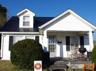 425 3rd Ave E, Carthage, TN 37030