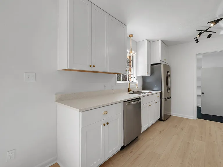 1369 Nancy Dr — Photo 11