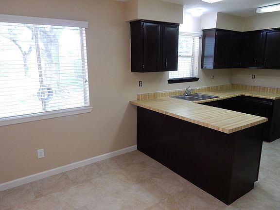 4th image of 6008 Leafwood Cir