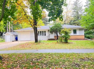 1816 Pleasant Ave, St Charles, IL