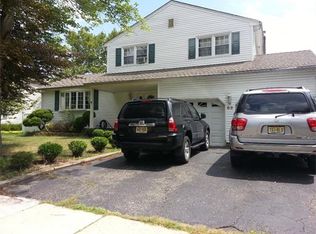 69 Spruce St, Edison, NJ 08837