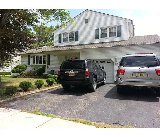 69 Spruce St photo 1