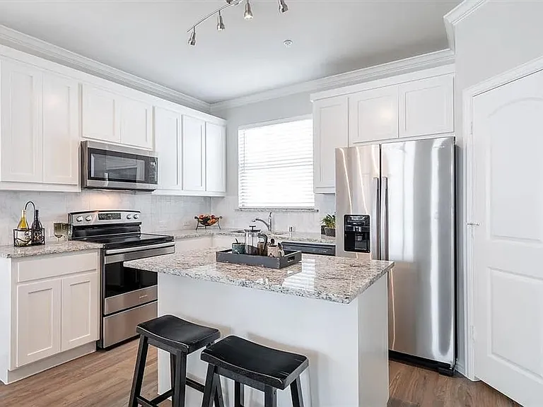 Lamar Townhomes — Photo 16