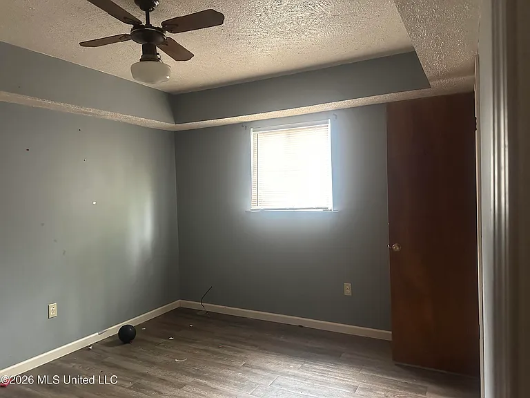 3655 Horton St — Photo 33