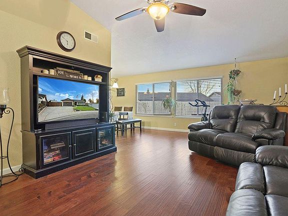 5th image of 1014 Bradford Cir