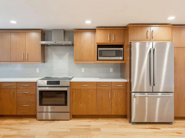 9215 8th Ave NW, Seattle, WA 98117