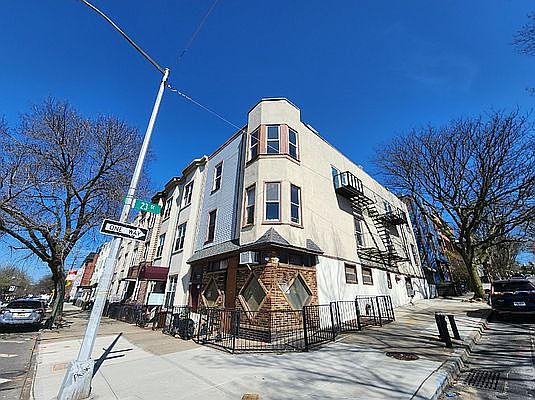 1st image of 735 6th Ave #3