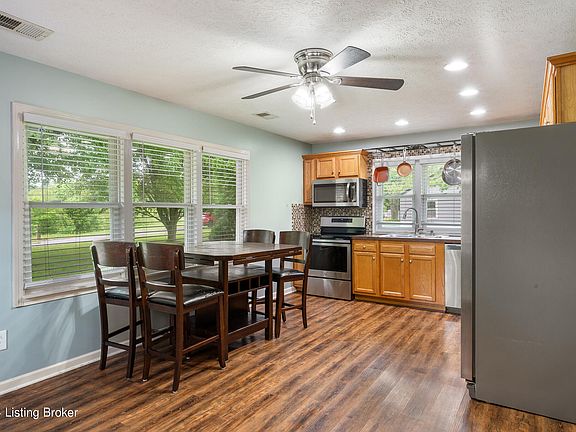 4th image of 7216 Browns Ln