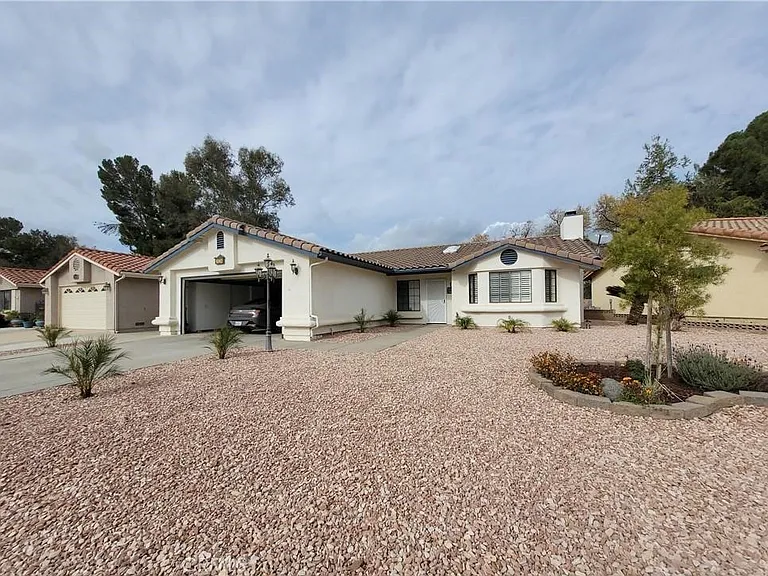2624 Beech Tree St — Photo 2