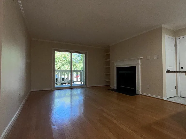 1534 Lincoln Way #204 — Photo 6