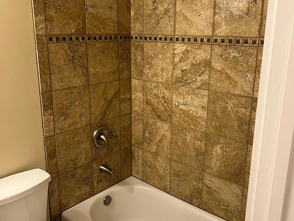 1st image of 2009 Martha Pl Floor 1