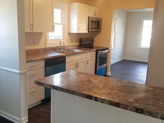 Open plan Kitchen with Bar