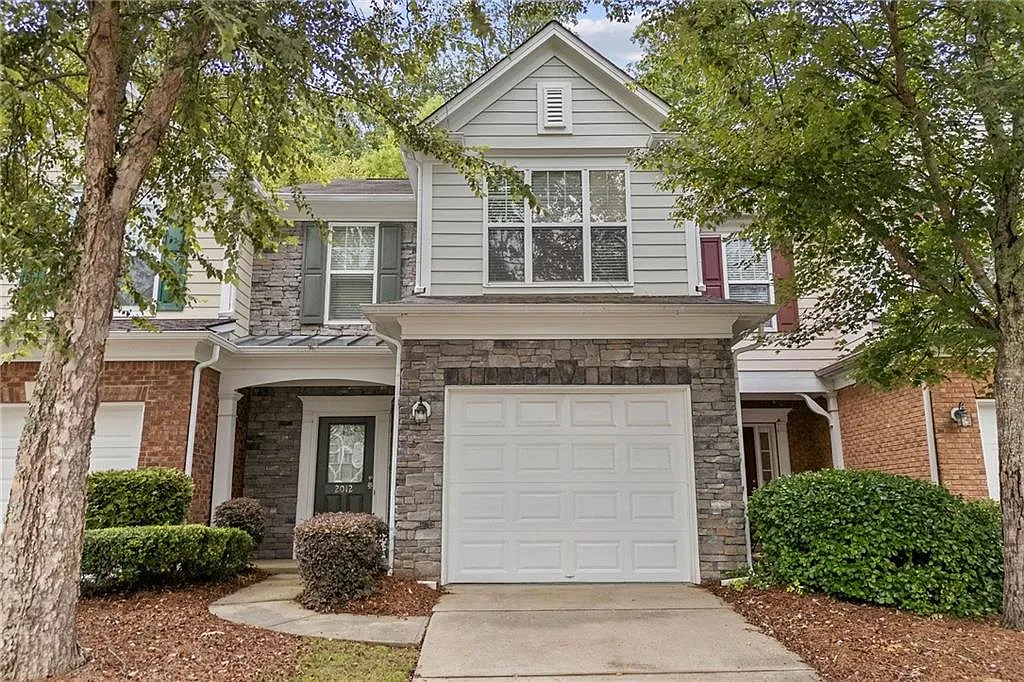 3 bed, 2.5 bath, 1615 sqft, $2,200 — Photo 1