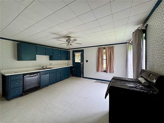 4th image of 59 Bixby St
