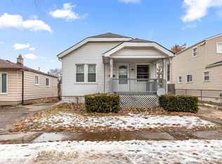 1129 E Harry Ave, Hazel Park, MI 48030