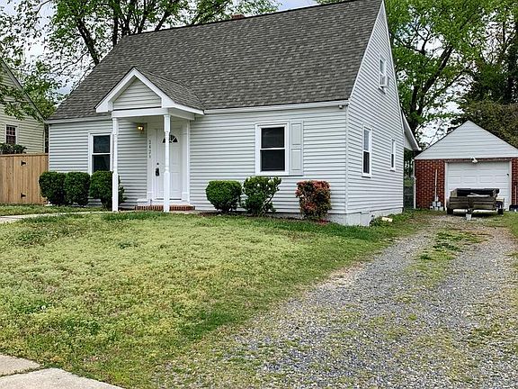 2nd image of 2426 Byrd Ln