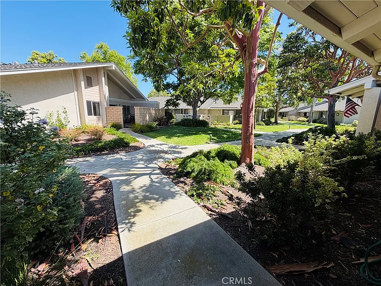 8933 Modesto Cir #1215B — Photo 2