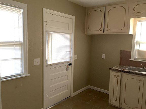 5th image of 1314 NW Bessie Ave #1
