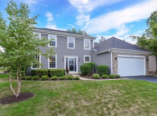 271 Saint James Pkwy, Sugar Grove, IL 60554