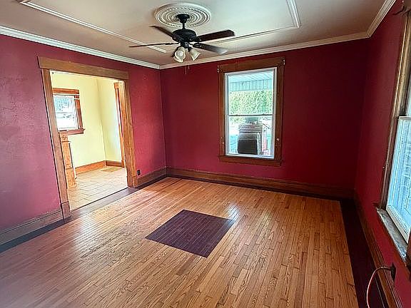 5th image of 859 Edgehill Rd