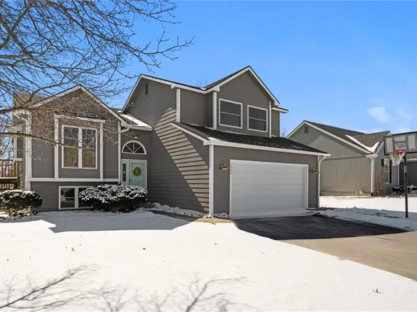 2909 W 30th St, Lawrence, KS 66047