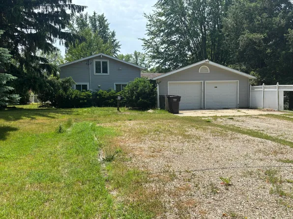 6870 121st Ave, Fennville, MI 49408