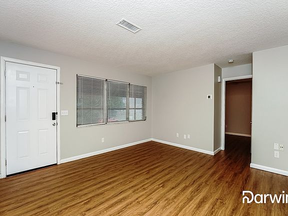 5th image of 550 Karen Dr