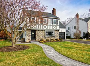 107 Huntington Rd, Garden City, NY 11530