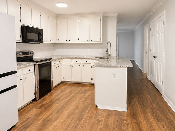 2nd image of 8808 Valley Hill Ct