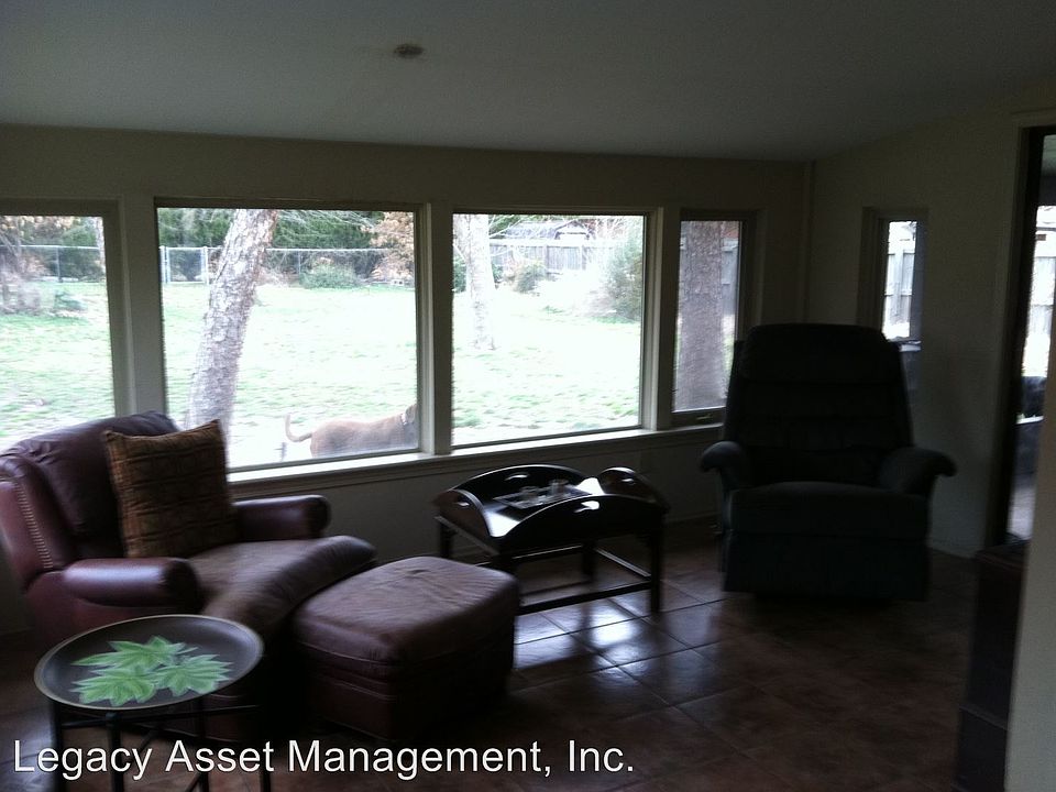 1st image of 3021 N Elizabeth Ave