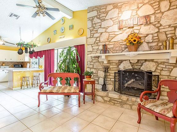 3rd image of 4642 La Loma St