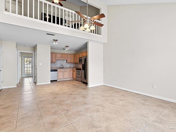 4th image of 1310 Redwood Ln