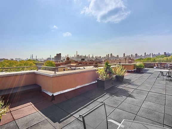 5th image of 1443 28th Ave APT 2F